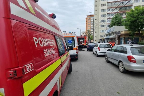 Dâmboviţa. Balconul unui apartament din Târgoviște, cuprins de flăcări