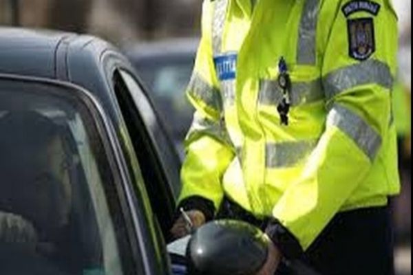 Razie pe șoselele din Dâmbovița de 1 mai! Sute de amenzi și 26 de permise reținute