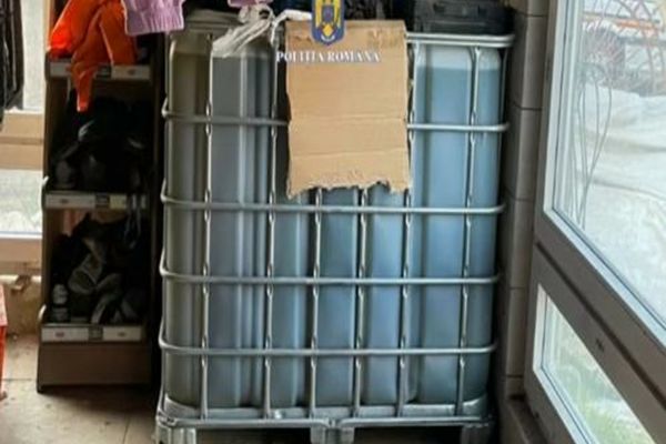 Dâmbovița. Doi tineri au furat combustibil din rezervoarele unor camioane din Ariceștii Rahtivani