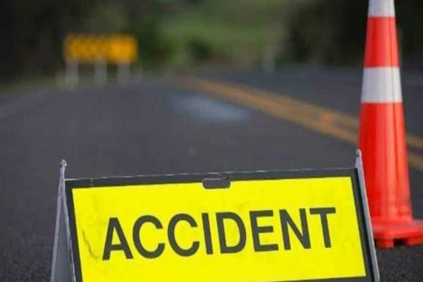 Bărbat accidentat de o şoferiţă pe o stradă din Târgovişte. Victima, transportată de urgență la spital