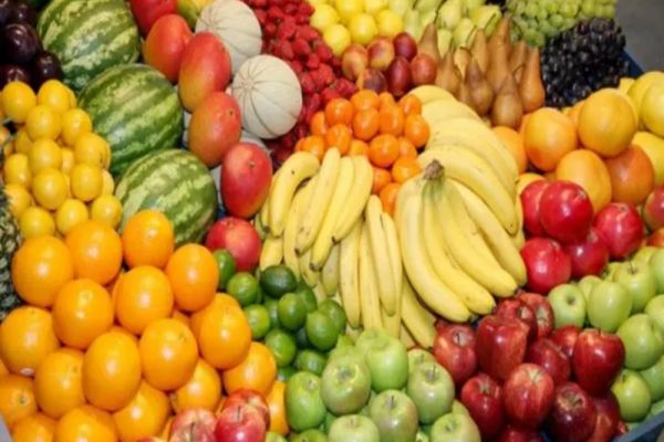 Românii NU știu ce mănâncă: fructele și legumele, tratate cu SUBSTANȚE NOCIVE! Cum ajung produsele la raft