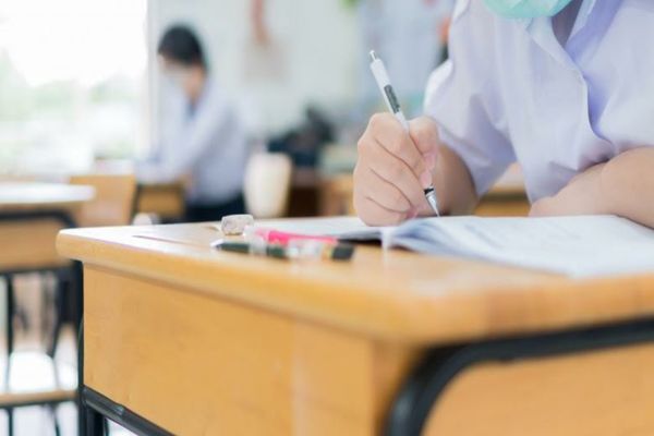 Luni, 26 iunie, începe Bacalaureatul 2023, cu probele scrise. Anul acesta, probele orale au fost echivalate cu mediile din liceu