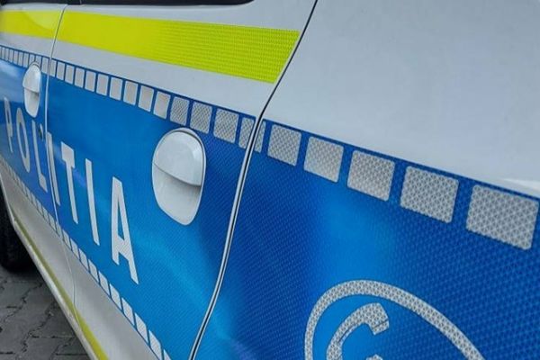 Polițistă anchetată, după ce a fost filmată în timp ce își bate copilul!