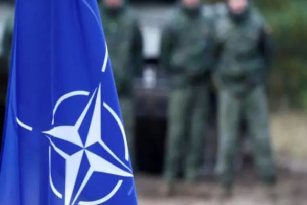 SONDAJ INSCOP: ROMÂNII RESPING FERM IDEEA IEȘIRII DIN NATO