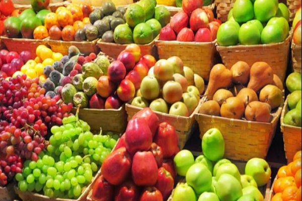 Alertă în piețe generată de nivelul pesticidelor din fructe și legume! Ministrul Agriculturii anunță controale masive