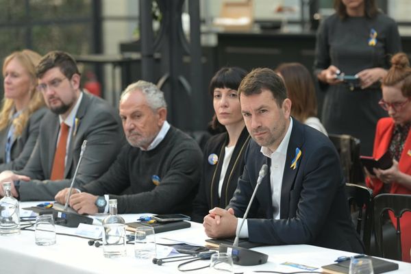 Parlamentarii USR vor depune moţiune de cenzură pe marginea pachetului de măsuri fiscale, anunță Cătălin Drulă