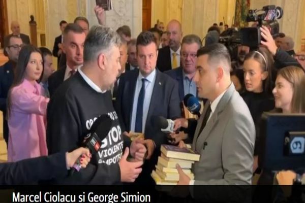 Schimb de replici între Marcel Ciolacu și George Simion - Liderul AUR i-a dat premierului un volum din Harry Potter