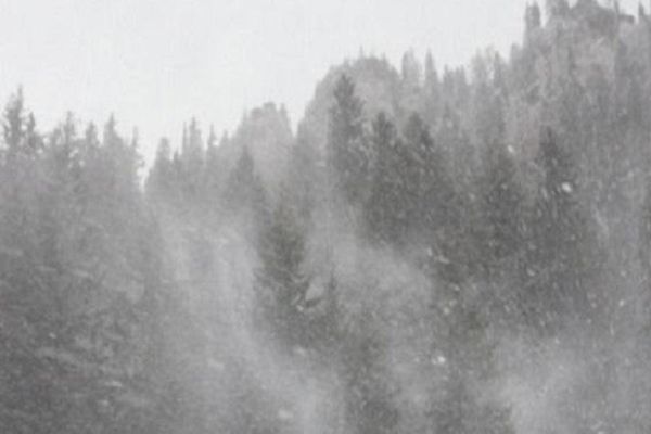 ANM: Cod portocaliu de vânt puternic în mai multe judeţe, în orele următoare