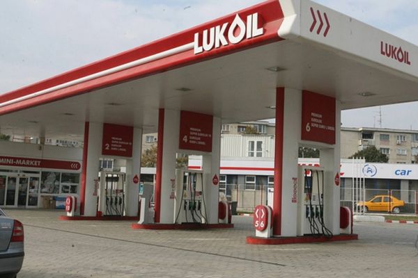 Gigantul rus Lukoil este forțat să vândă tot ce are în străinătate inclusiv afacerile din România
