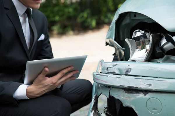 Piața asigurărilor. Cele mai mari 50 de daune plătite companiilor în 2022