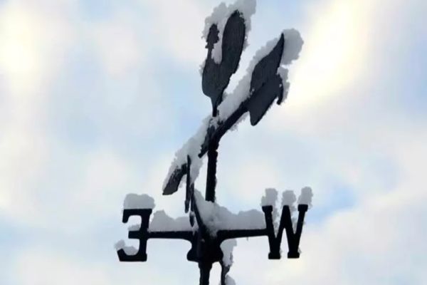 AVERTIZARE METEO: VÂNT PUTERNIC ȘI PLOI PÂNĂ VINERI DIMINEAȚĂ ÎN MAI MULTE REGIUNI ALE ȚĂRII