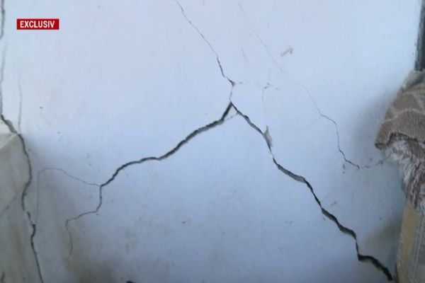 Casele din Slănic Prahova, grav afectate de exploatările de la salină. Dezastrul găsit de Caravana România Suverană