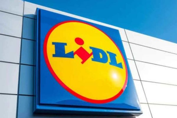 ALERTĂ ALIMENTARĂ. Lidl retrage de la vânzare biscuiți care pot conține bucăți de METAL