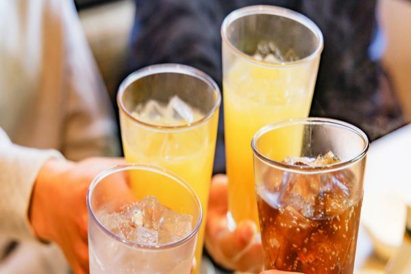 Cât de periculoase sunt, de fapt, băuturile dietetice