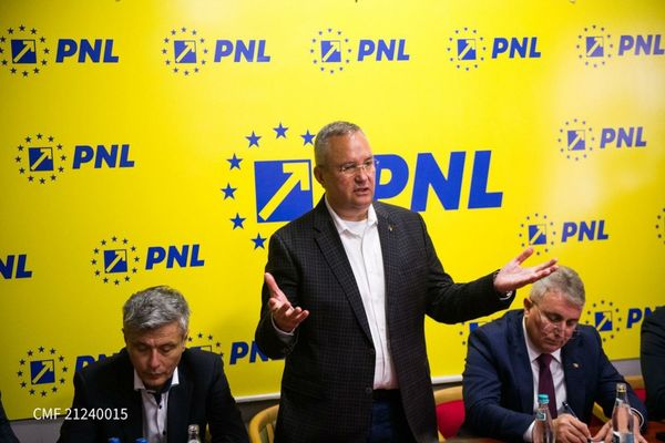 CIUCĂ RESPINGE O ALIANȚĂ LA PARLAMENTARE CU PSD: ÎN NICIUN CAZ. NU AM VOTAT NICIODATĂ STÂNGA. TURUL 2 VA FI ÎNTRE MINE ȘI CIOLACU