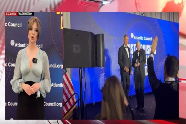 Klaus Iohannis, premiat în SUA. Ana Maria Păcuraru, singurul jurnalist român prezent la ceremonie: interviu EXCLUSIV cu președintele țării - VIDEO