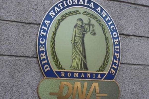 Cum s-a împărțit șpaga între funcționarii reținuți de la Primăria Sectorului 5