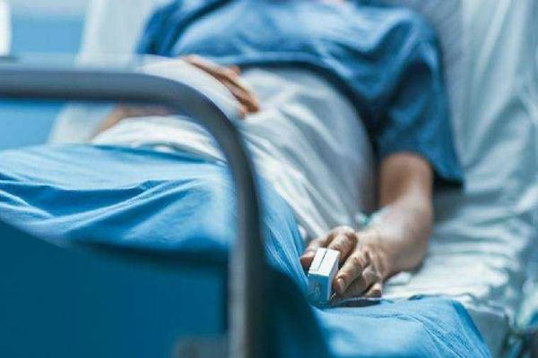 „Unul din trei români va avea cancer.” Cifra care ne îngrozește și realitatea cruntă din spitale