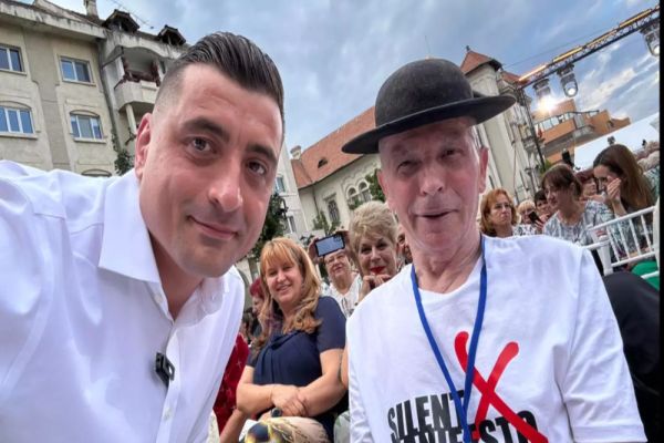 GEORGE SIMION, BAIE DE MULȚIME LA CÂMPULUNG, ÎN FIEFUL ELENEI LASCONI: VOI FI PREȘEDINTELE CELOR MULȚI - VIDEO