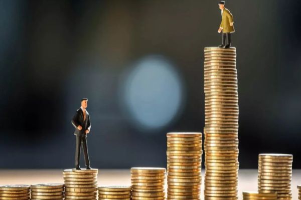 DEFICITUL BUGETAR A CONTINUAT SĂ CREASCĂ. ROMÂNIA ESTE CAMPIOANA EUROPEI LA INEFICIENȚĂ ÎN GESTIONAREA BANILOR