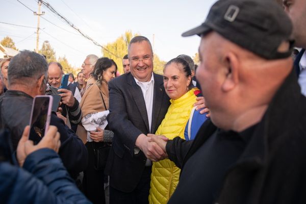 NICOLAE CIUCĂ, ALĂTURI DE LIDERII LIBERALI ÎN CLUJ: „ESTE UN MODEL DE ADMINISTRAȚIE LIBERALĂ, AICI AU ÎNȚELES CARE SUNT NEVOIE ȘI AȘTEPTĂRILE CETĂȚENILOR DIN CLUJ”
