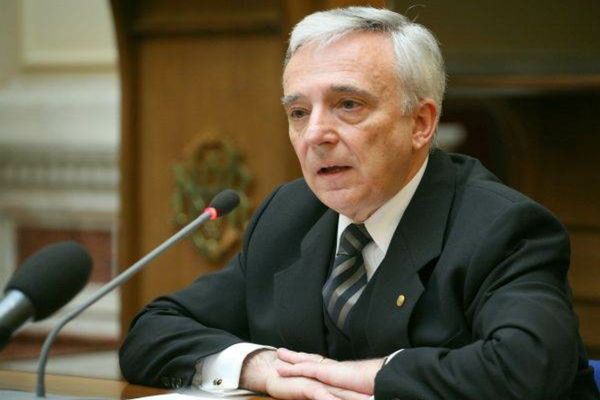 Mugur Isărescu: Lichiditatea în exces este controlată, iar leul rămâne stabil