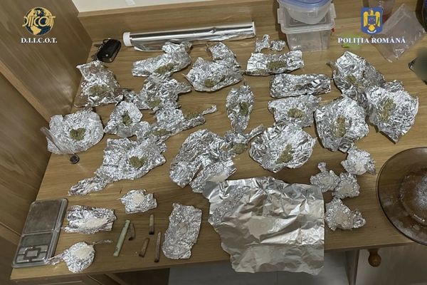 ZECI DE PERSOANE REȚINUTE ÎN CADRUL ACȚIUNII ”ȘCOALA” ORGANIZATE DE DIICOT