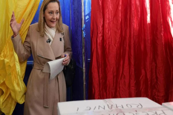 ELENA LASCONI: ”SPERANȚA E VIE ÎN ROMÂNIA”