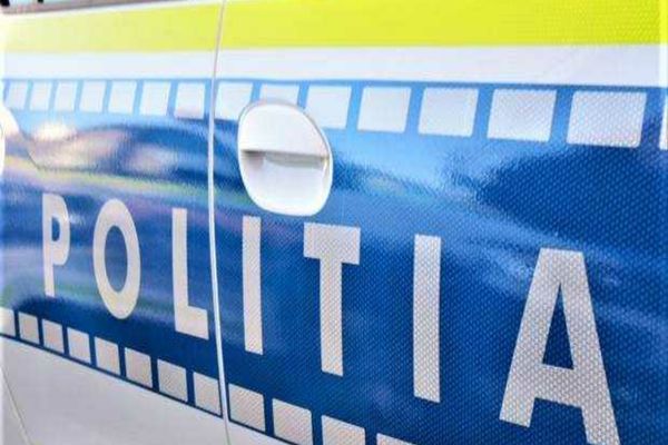 Un adolescent a spart mai multe parbrize de mașini, în urma unei provocări pe TikTok. Poliția i-a deschis dosar penal