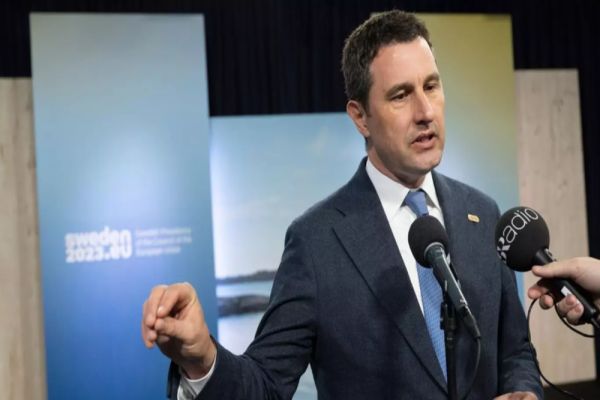 TANCZOS BARNA SPUNE CĂ NU VA MAI DEȚINE PORTOFOLIUL FINANȚELOR