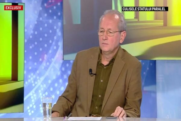 DAN PURIC, MĂRTURII EMOȚIONANTE LA ”CULISELE STATULUI PARALEL”: POPORUL ROMÂN E CA VULTURUL CRESCUT ÎNTRE GĂINI