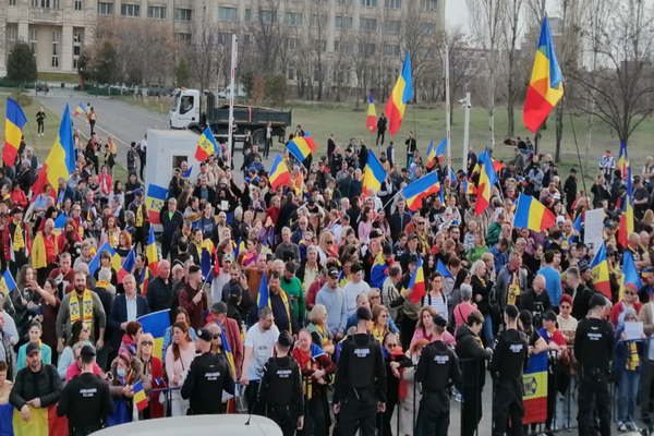 ROMÂNII IES ÎN STRADĂ, NEMULȚUMIȚI DE NOILE MĂSURI FISCALE. MOBILIZARE URIAȘĂ ÎN TOATĂ ȚARA, DUMINICĂ 