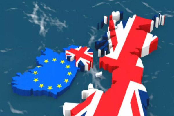 Românii părăsesc masiv Marea Britanie din cauza scumpirilor