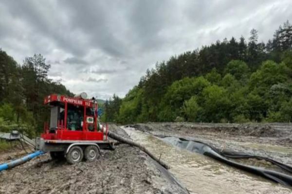 DEZASTRU ECOLOGIC LA PRAID: PEȘTI ȘI CASTORI MORȚI, SALINITATE ALARMANTĂ ÎN APELE DIN ZONĂ 