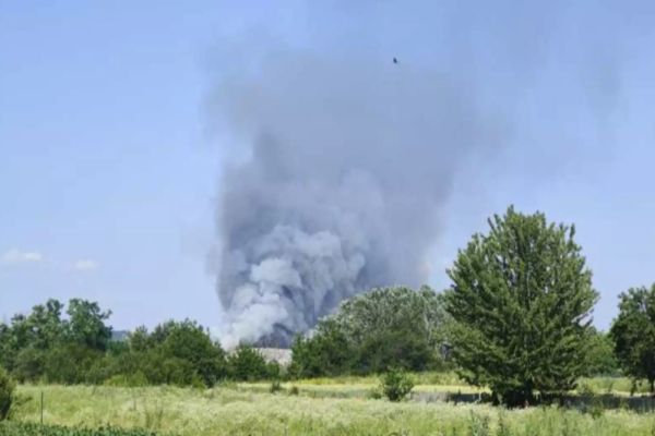 INCENDIU DE PROPORȚII LA GROAPA DE GUNOI DIN ANINOASA: AUTORITĂȚILE AU EMIS UN NOU MESAJ RO-ALERT 