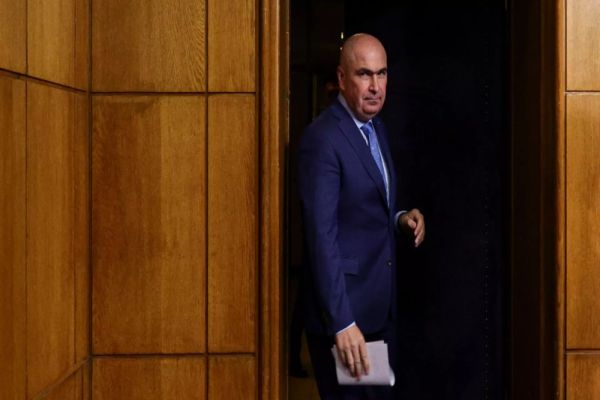 CELE PATRU MOȚIUNI ALE OPOZIȚIEI AJUNG ASTĂZI LA VOT 