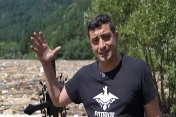 GEORGE SIMION, MESAJ URGENT DIN ZONELE SINISTRATE PENTRU AUTORITĂȚILE CARE STAU CU MÂINILE ÎN SÂN: FACEȚI CEVA, NE APROPIEM DE UN DEZASTRU ECOLOGIC - VIDEO