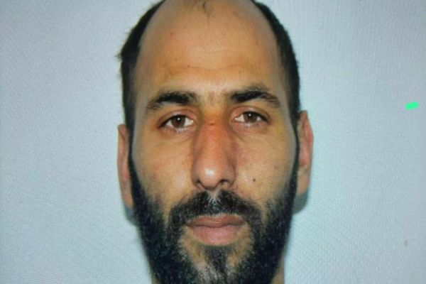 UN DEȚINUT PERICULOS A EVADAT DE LA PENITENCIARUL MĂRGINENI 