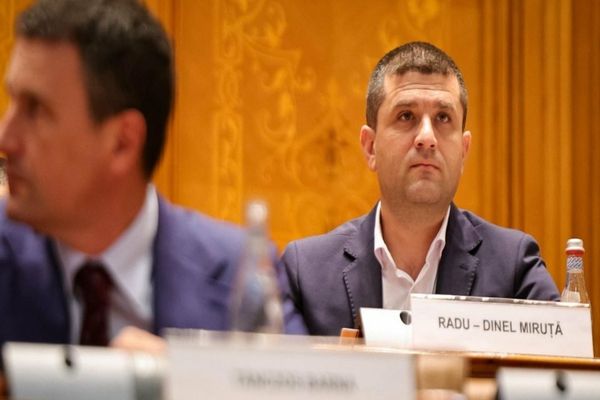 MINISTRUL ECONOMIEI: ROMÂNIA TREBUIE SĂ GÂNDEASCĂ DIGITALIZAREA CA PE UN ÎNTREG