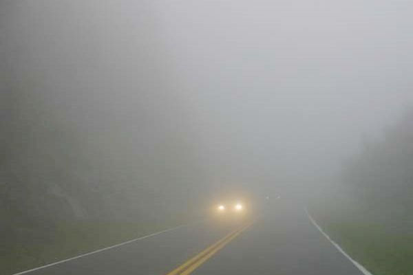 Ceață roz deasupra Marii Britanii: fenomen meteo rar care a colorat cerul Londrei și Oxfordshire