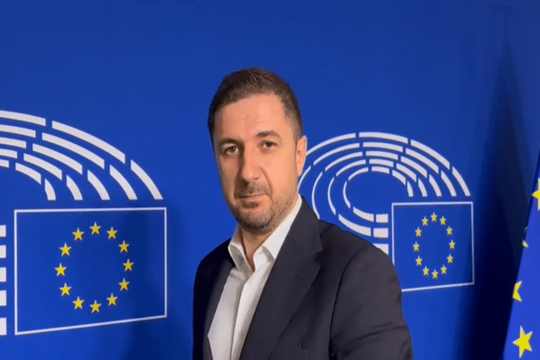 ADRIAN AXINIA, EUROPARLAMENTAR AUR, LA REALITATEA PLUS: ”AVEM UN MINISTRU DE FINANȚE INCOMPETENT, CU DATORII LA STAT”