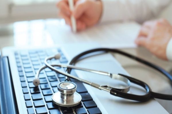 Avocatul Poporului a atacat la CCR ordonanța prin care prima zi de concediu medical nu este plătită - DOCUMENT