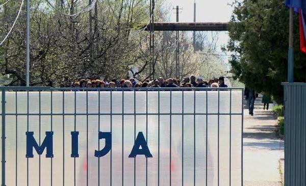 INCENDIU LA UZINA MECANICĂ MIJA: O HALĂ DE PIROTEHNIE, AFECTATĂ