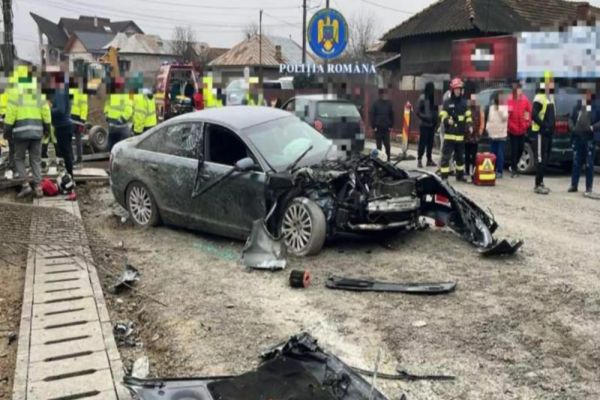 Urmărire ca-n filme în Dâmbovița, după ce un șofer fără permis a fugit de poliție. Individul a lovit un buldoexcavator, o semiremorcă și a rănit un nepalez