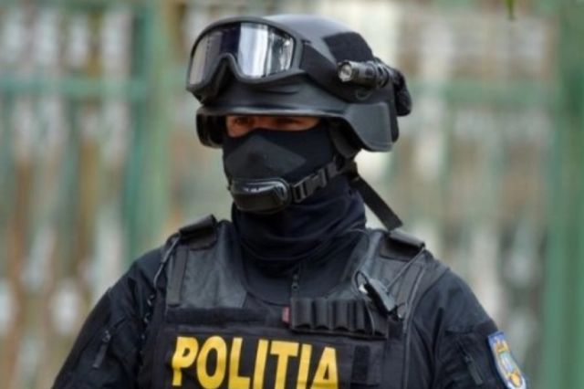 Doi membri ai clanului Cîrpaci, acuzați că au dus un bărbat cu forța în Germania pentru a-l obliga să le doneze un rinichi