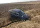 A ajuns direct pe câmp, cu mașina. Accident pe DN 61