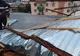 Foto| Furtuna face probleme în Dâmbovița. Acoperișuri smulse la Pucioasa, iar DN 71 este blocat de un  copac