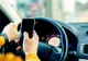 Codul Rutier s-a schimbat de sâmbătă. Cum folosim telefonului când așteptăm la semafor
