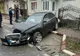 Accident violent în Dâmbovița! Două mașini avariate, un stâlp de electricitate rupt și un contor de gaze distrus
