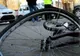 Biciclist lovit de o mașină la ieșirea din Târgoviște spre Ulmi